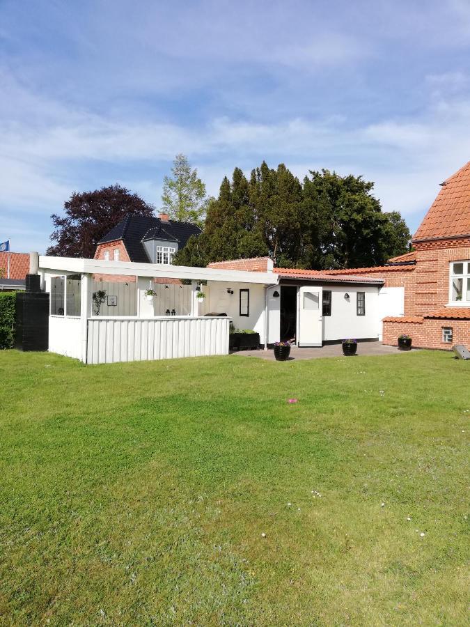 H. C. Lumbyes Vej - Kaelderlejlighed Odense Exterior foto